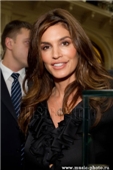   (Cindy Crawford)  