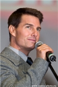   (Tom Cruise)