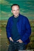   (Ralph Fiennes)  